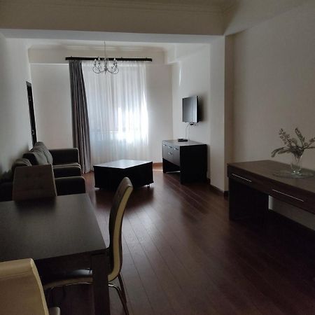 California Boutique Hotel 耶烈万 外观 照片